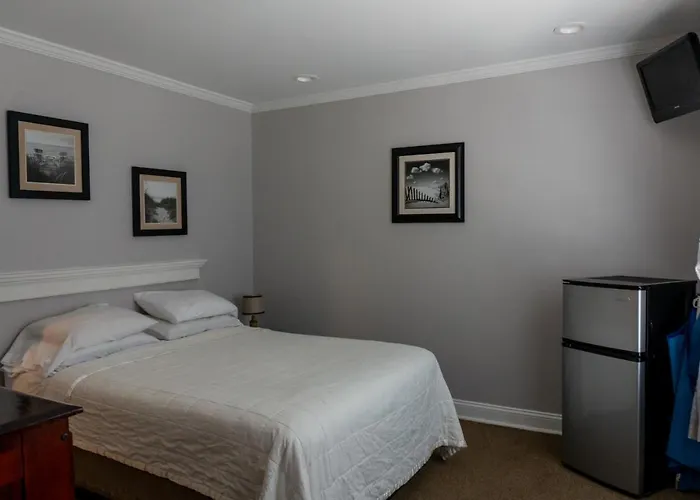 Walk Hotel 2*