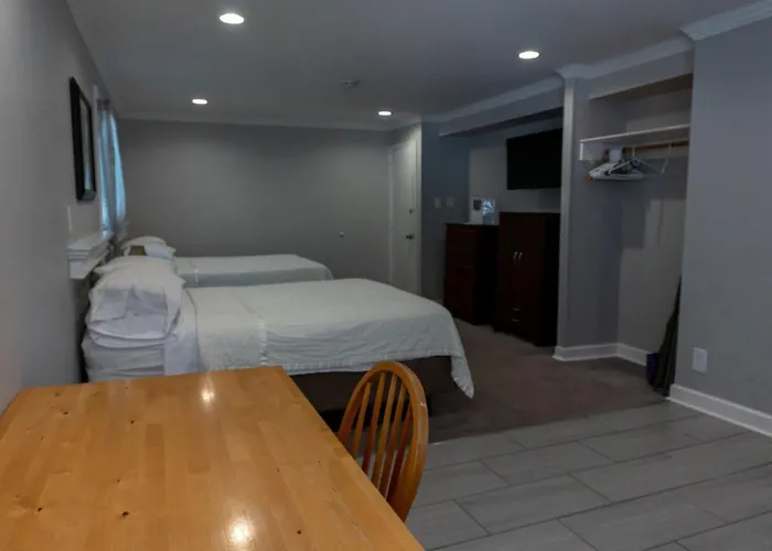 Walk Hotel 2*